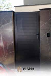 porta em alumínio